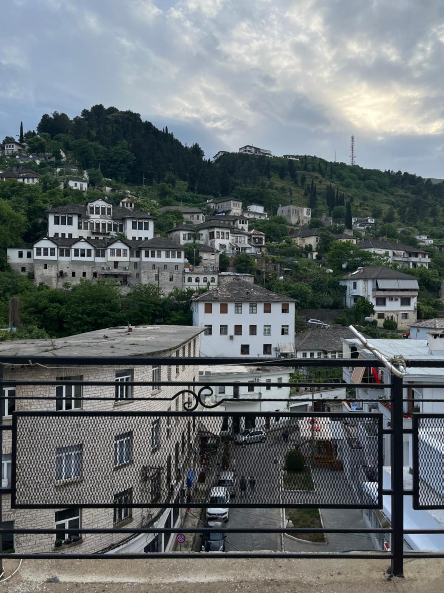 Andria'S Apartment Gjirokastra Zewnętrze zdjęcie